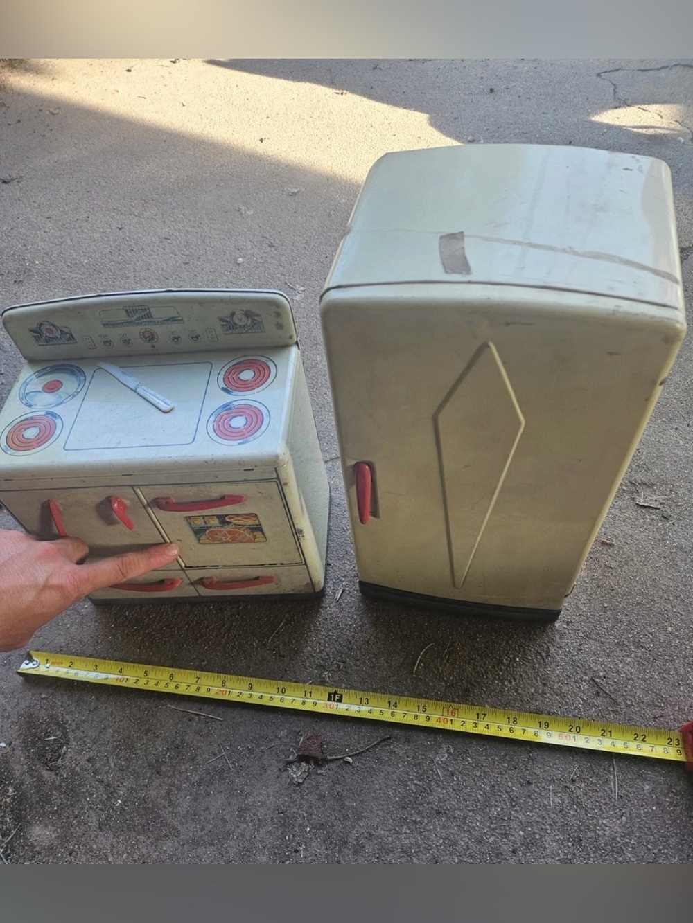 Vintage Marx Tin Litho Toy Kitchen Stove & Refrigerator Set - Play set